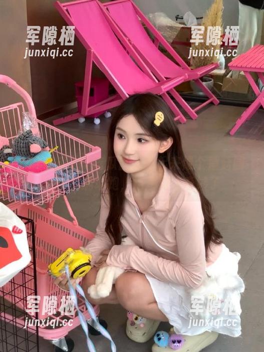 17吃瓜首页看起来像个蘑菇园，黑料满地跑，这感觉太奇妙了