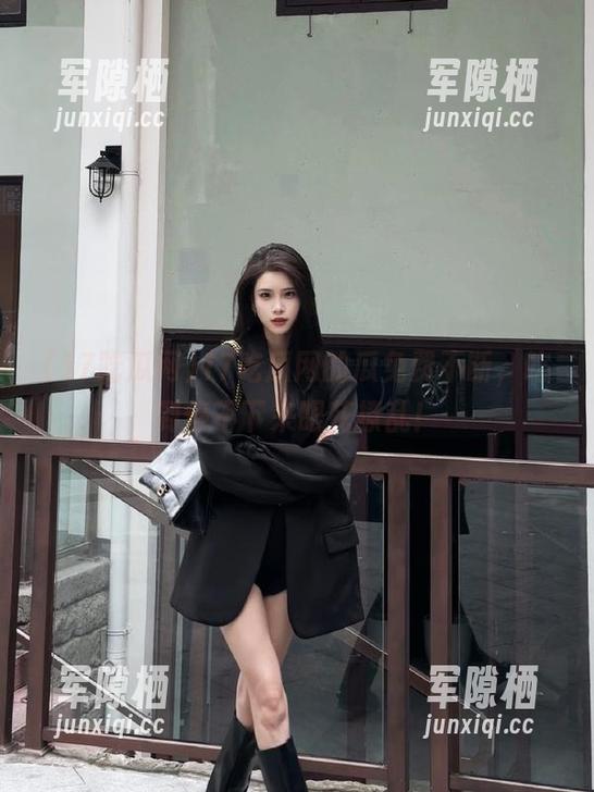 17吃瓜网的瓜免费不断，吃到停不下来眼花撩乱！
