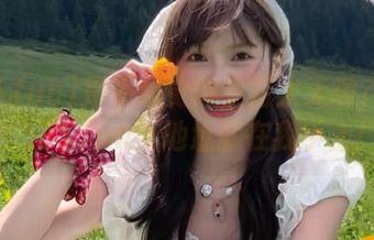 是不是觉得生活太无聊？赶紧来355.fun，地址就在我手上！