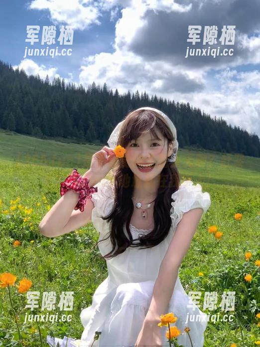 是不是觉得生活太无聊？赶紧来355.fun，地址就在我手上！