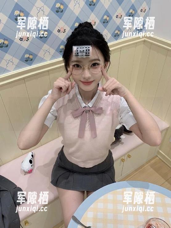 51.com 碰到吃瓜现场,别光抬头,刷一刷www.51.comapp,啥都懂