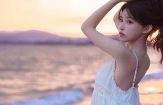 “www.51吃瓜”视频：一边是场横空出世的舞动，一边是全员吃瓜的俊男美女们！