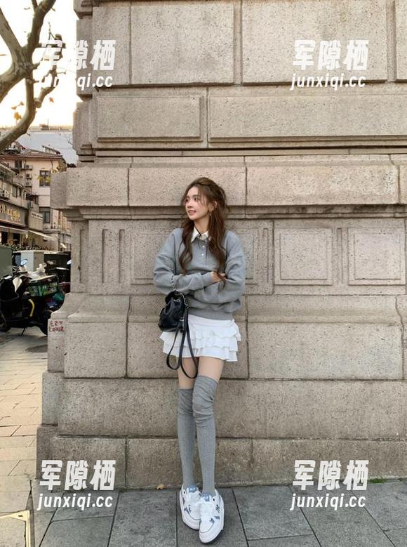 想要八卦轰炸？51吃瓜中心官网随时待命！