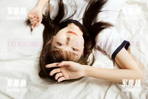 最近在91吃瓜app里的黑料吃瓜蘑菇社区，仿佛阴霾中透出一丝光…暗藏着多少故事？