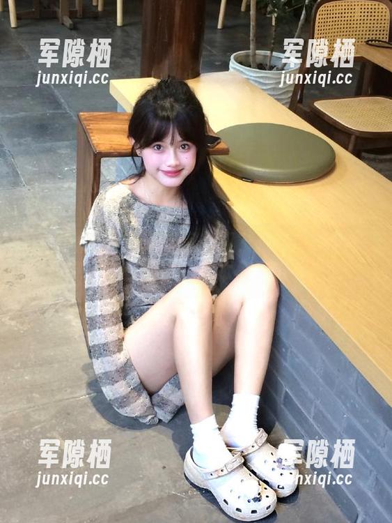 首页有何玄机？在冲哥精选里疯狂在线观看，根本停不下来！