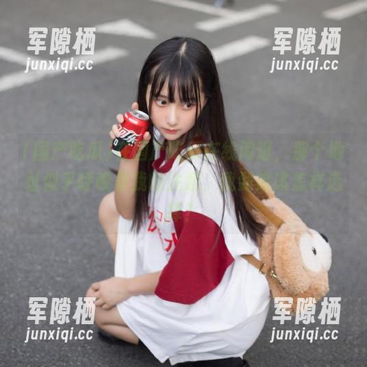 国产吃瓜 在国产吃瓜在线闲逛,那个地址似乎呼唤着我的注意,我到底该怎样选择?