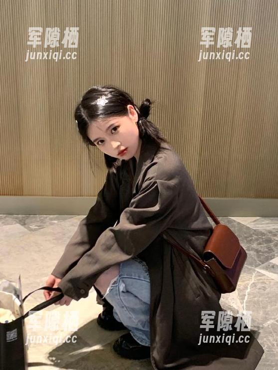 国产吃瓜 半夜刷国产吃瓜视频:睡不着的绝佳伴侣