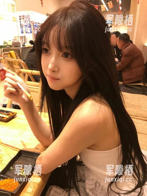 黑哥冲料 黑哥冲料白天不打烊,永久隐藏在夜晚的八卦小巷,快来偶遇!