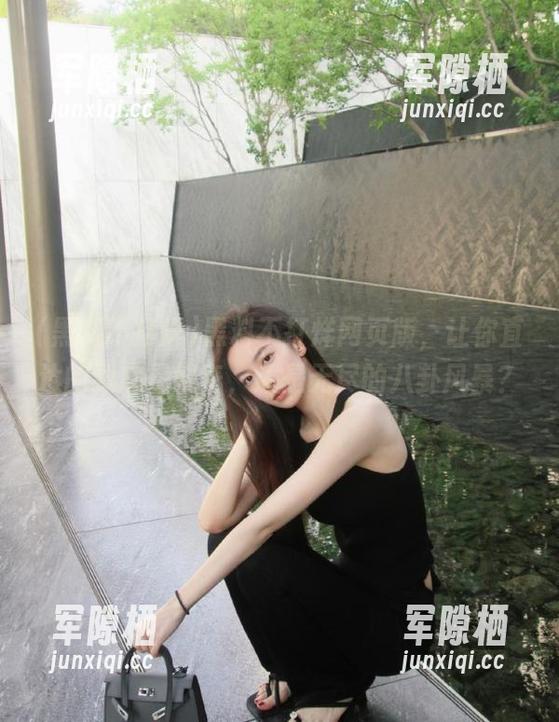 黑料不打烊网页版，让你直达的到底是好奇，还是无尽的八卦风暴？
