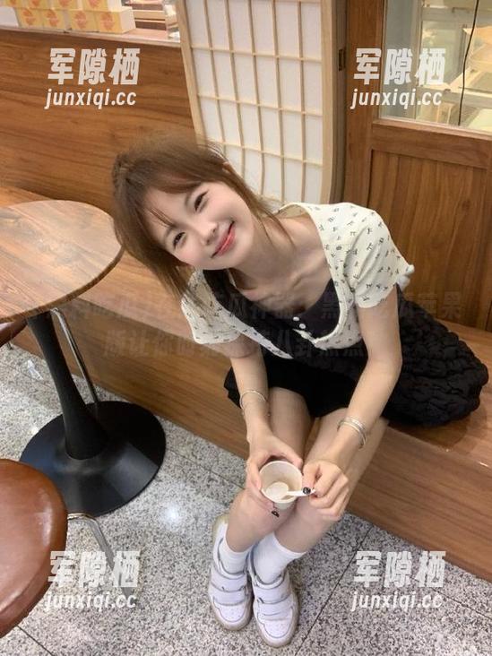 在线吃瓜神器：黑料吃瓜苹果版让你时刻保持八卦热点！