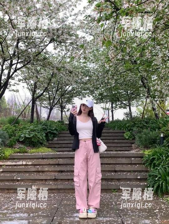 黑料正能量 黑料正能量群:最新圈内动态,快来看看你不知道的八卦吧~