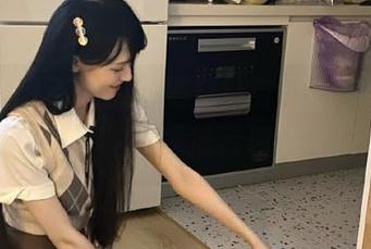 不想放弃黑料社首页的每天的“新鲜货”，求推荐再来点！