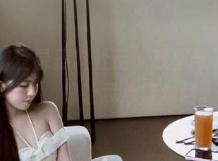 登录黑料社后，欲望与下载间的纠缠，总让我心痒难耐。